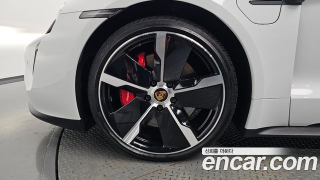 Porsche Taycan 2023 — photo 5
