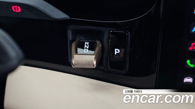 Porsche Taycan 2023 — photo 12
