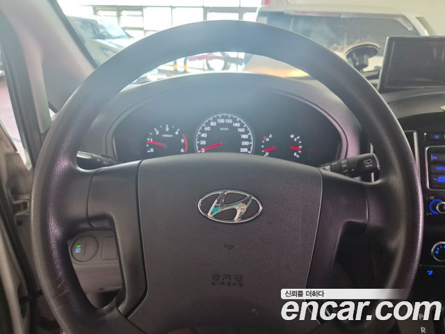 Hyundai Starex 2016 — photo 17