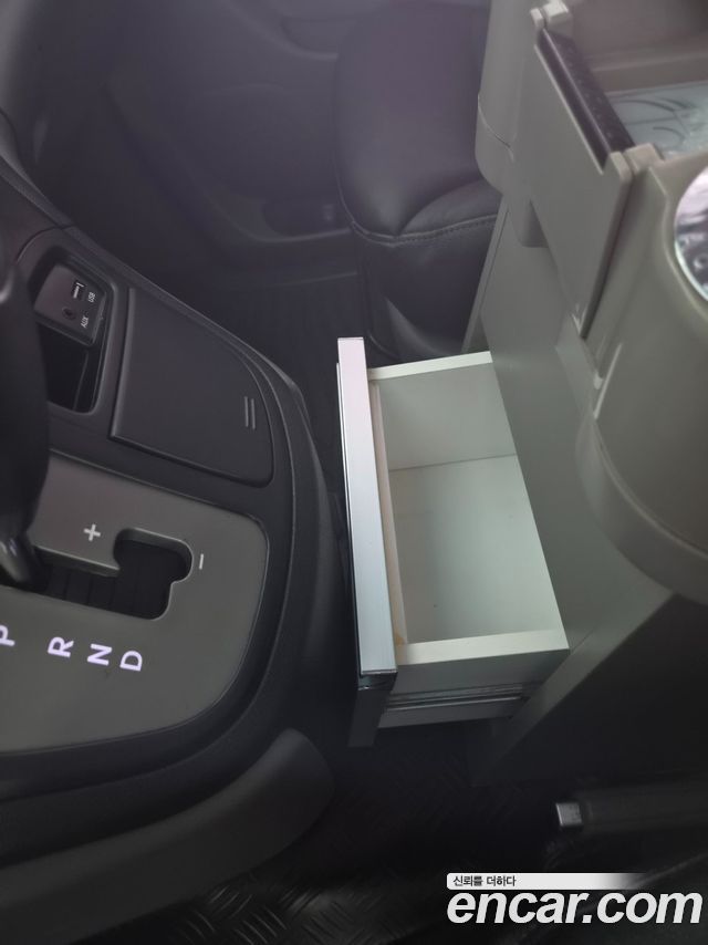 Hyundai Starex 2016 — photo 18