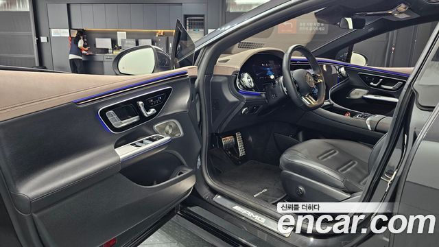 Mercedes-Benz EQE 2023 — photo 13