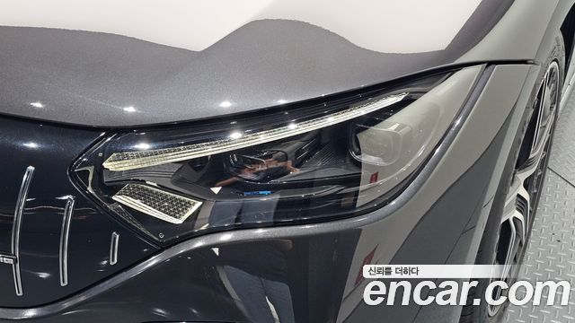Mercedes-Benz EQE 2023 — photo 8