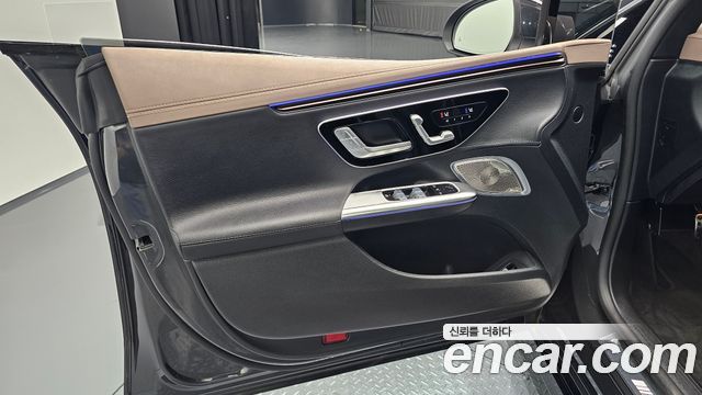 Mercedes-Benz EQE 2023 — photo 14