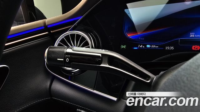 Mercedes-Benz EQE 2023 — photo 29