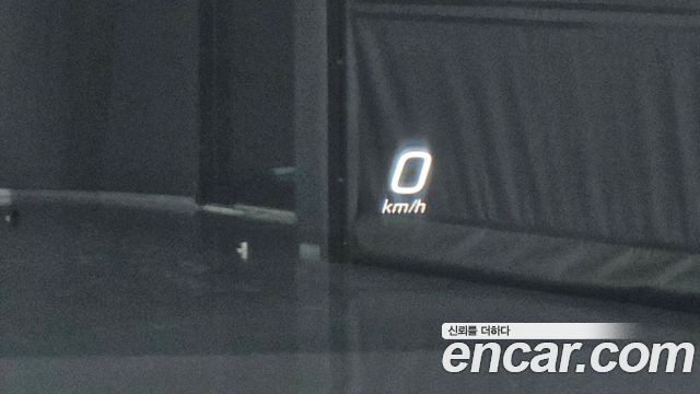 Mercedes-Benz EQE 2023 — photo 30