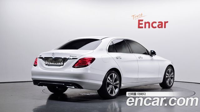 Mercedes-Benz C-Class 2018 — photo 2