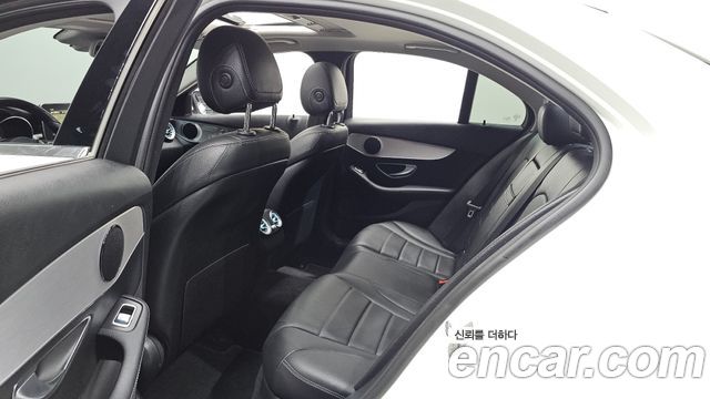 Mercedes-Benz C-Class 2018 — photo 12