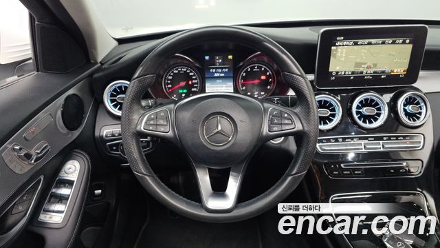 Mercedes-Benz C-Class 2018 — photo 13