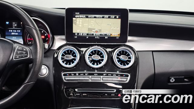 Mercedes-Benz C-Class 2018 — photo 15