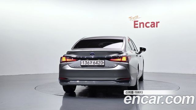 Lexus ES 2022 — photo 4