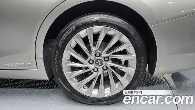 Lexus ES 2022 — photo 7