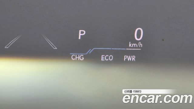 Lexus ES 2022 — photo 34
