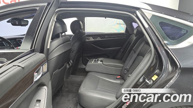 Genesis G80 2018 — photo 12