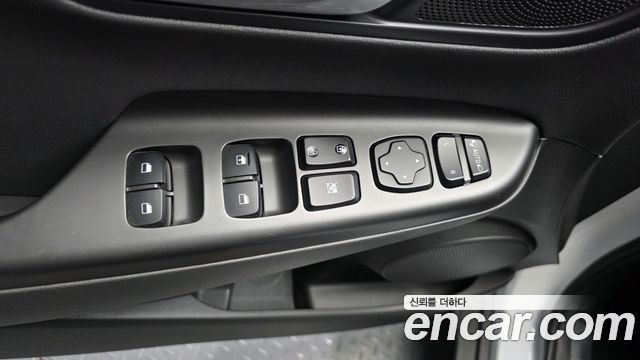 Hyundai Kona 2023 — photo 28