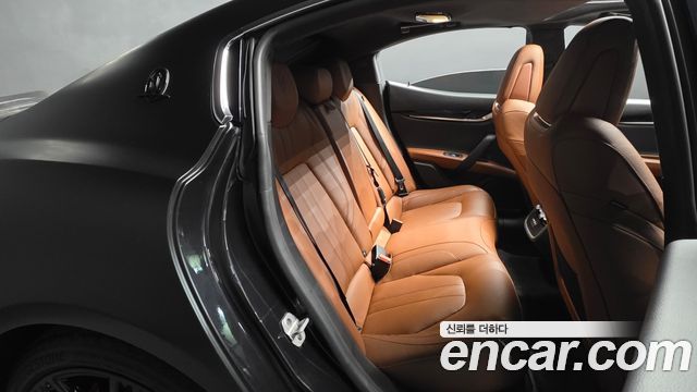 Maserati Ghibli 2018 — photo 17