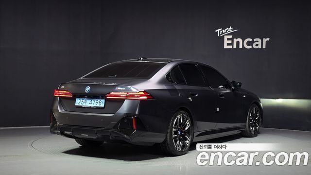 BMW i5 2024 — photo 2