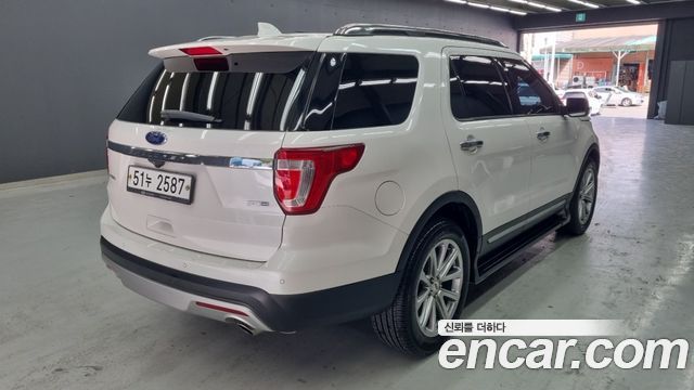 Ford Explorer 2017 — photo 3