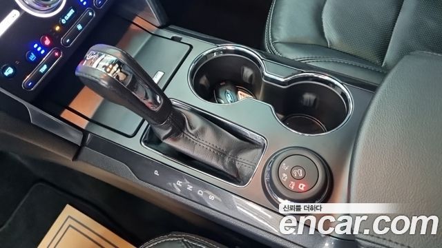 Ford Explorer 2017 — photo 9