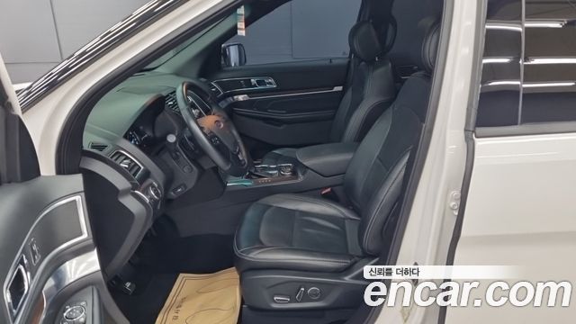 Ford Explorer 2017 — photo 10