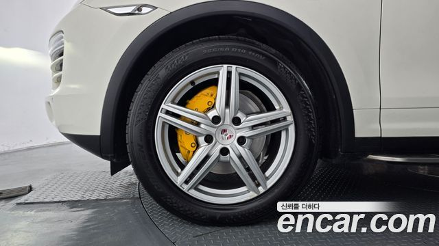 Porsche Cayenne 2011 — photo 5