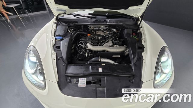 Porsche Cayenne 2011 — photo 6
