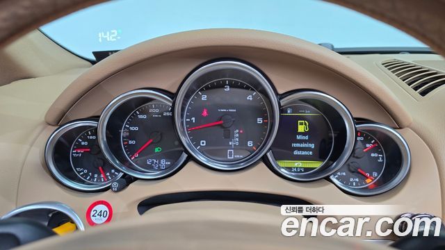 Porsche Cayenne 2011 — photo 8