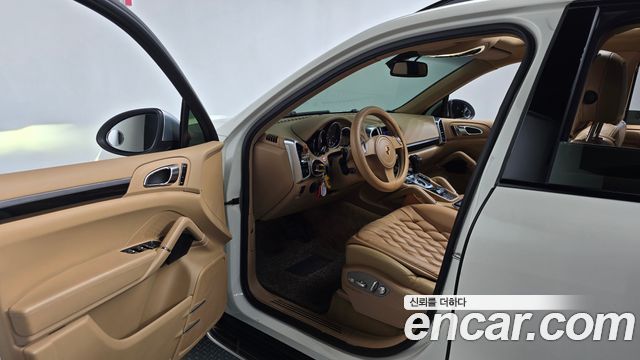 Porsche Cayenne 2011 — photo 10