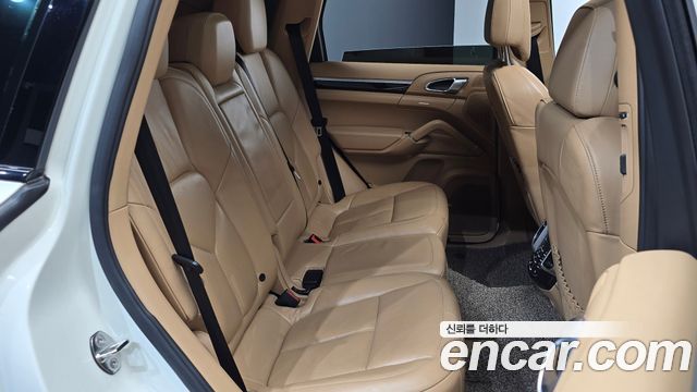 Porsche Cayenne 2011 — photo 11