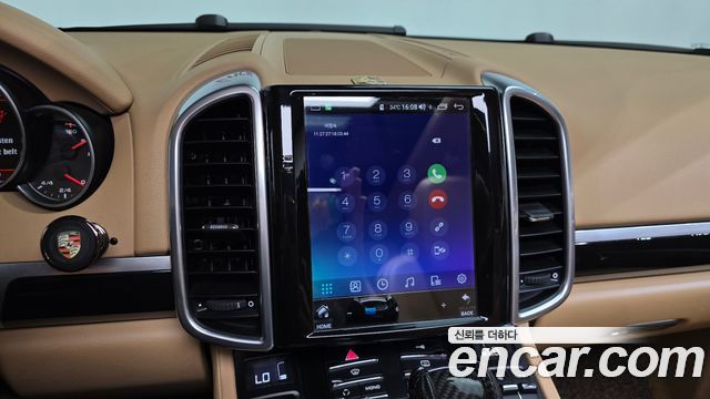 Porsche Cayenne 2011 — photo 13