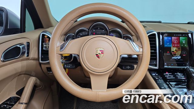Porsche Cayenne 2011 — photo 14