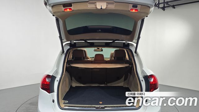 Porsche Cayenne 2011 — photo 18