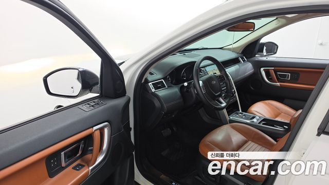 Land Rover Discovery Sport 2016 — photo 10