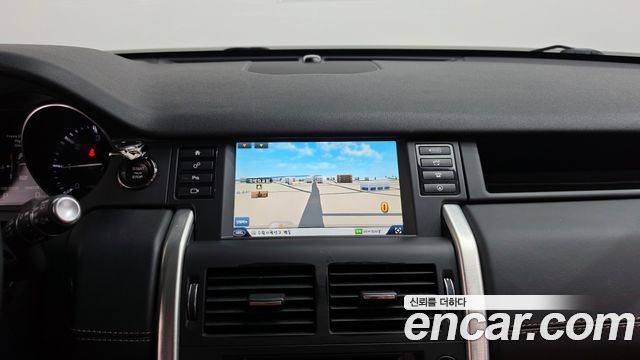 Land Rover Discovery Sport 2016 — photo 12