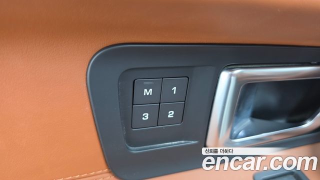 Land Rover Discovery Sport 2016 — photo 18