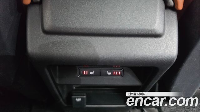 Land Rover Discovery Sport 2016 — photo 19