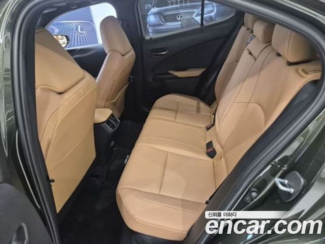 Lexus UX 2026 — photo 11