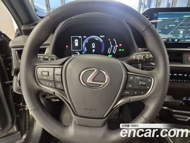Lexus UX 2026 — photo 14