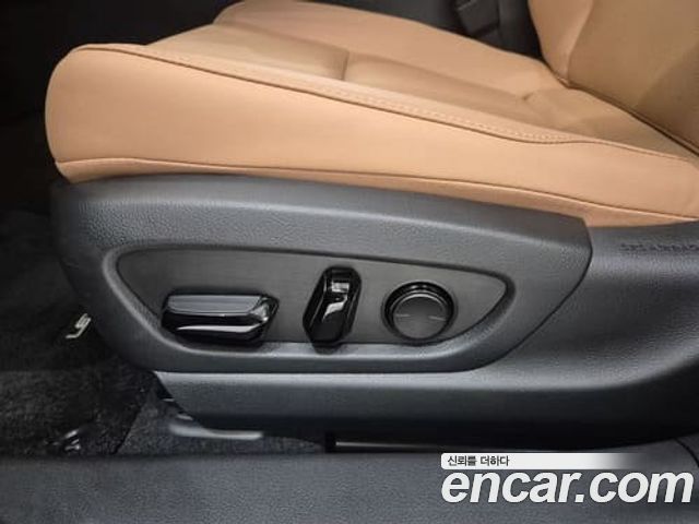 Lexus UX 2026 — photo 15