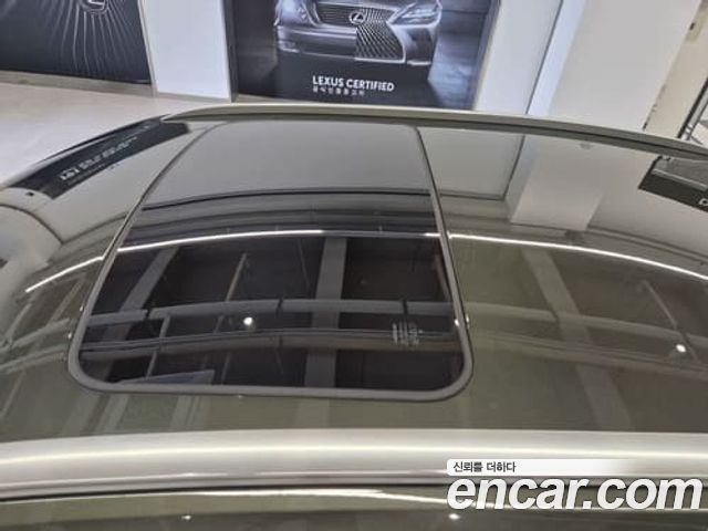 Lexus UX 2026 — photo 18