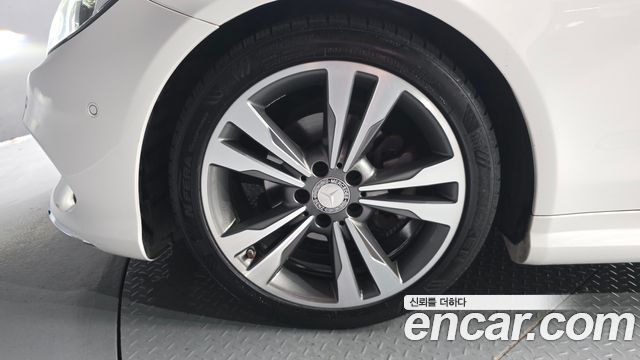 Mercedes-Benz E-Class 2017 — photo 5