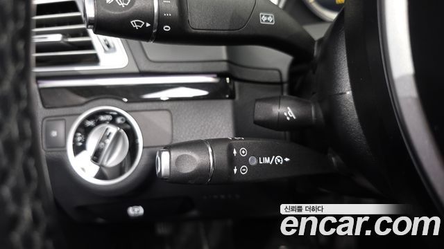 Mercedes-Benz E-Class 2017 — photo 18