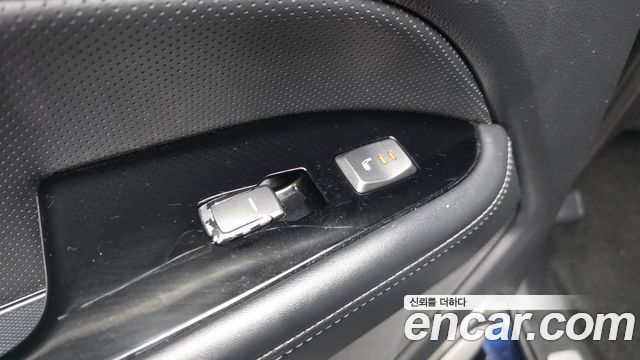 KG Mobility Rexton 2018 — photo 18