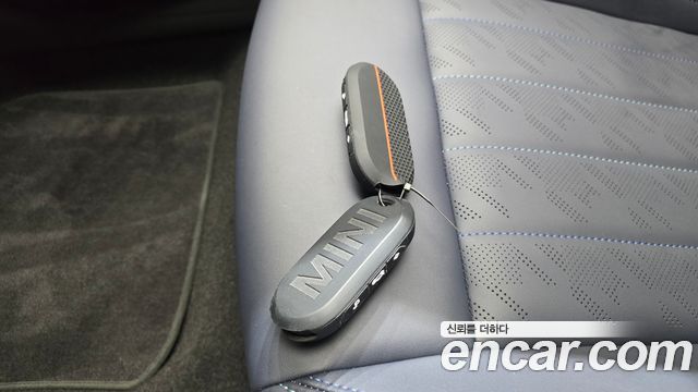 Mini Cooper 2025 — photo 22