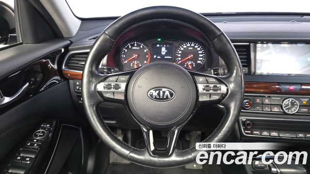 Kia K7 2016 — photo 13