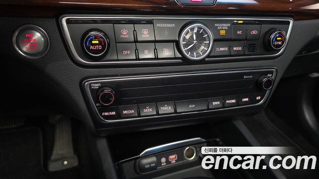 Kia K7 2016 — photo 16