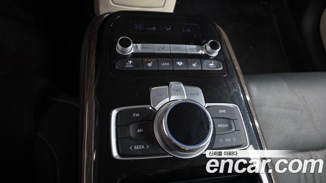 Genesis G90 2019 — photo 17
