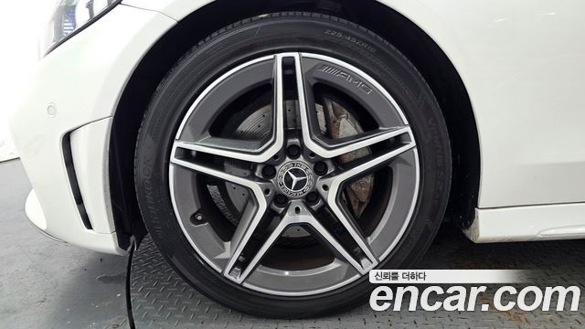 Mercedes-Benz C-Class 2020 — photo 5