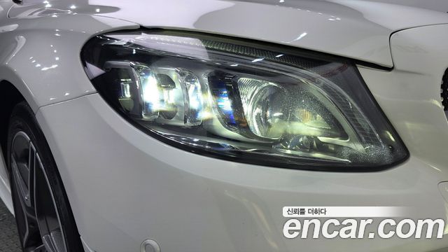 Mercedes-Benz C-Class 2020 — photo 8