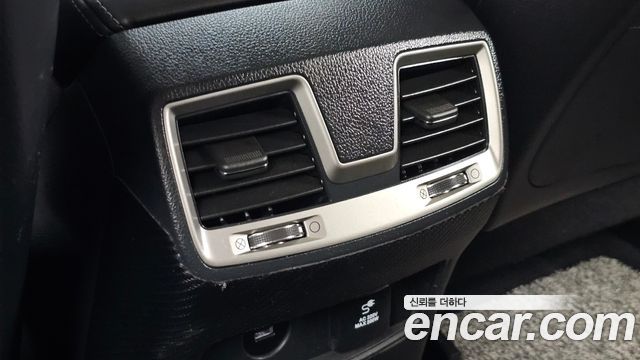 KG Mobility Rexton 2018 — photo 19