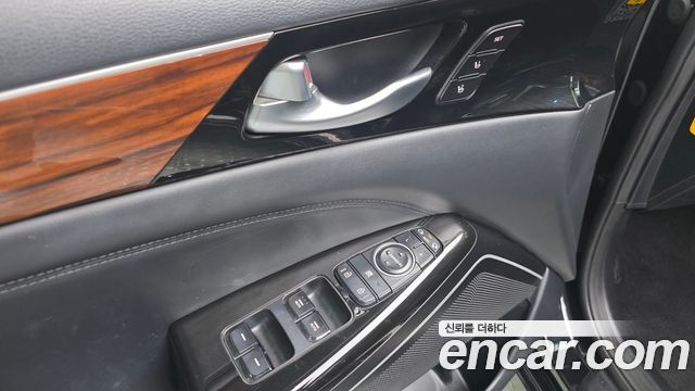 Kia K7 2016 — photo 12